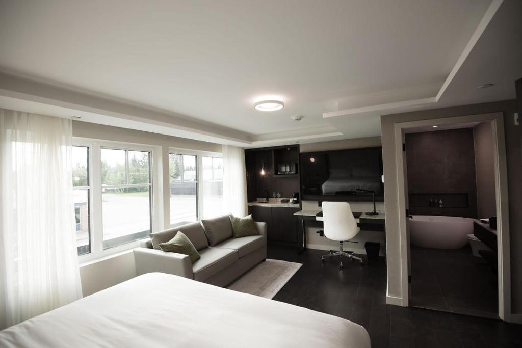 The Reid Hotel Vanderhoof Dış mekan fotoğraf